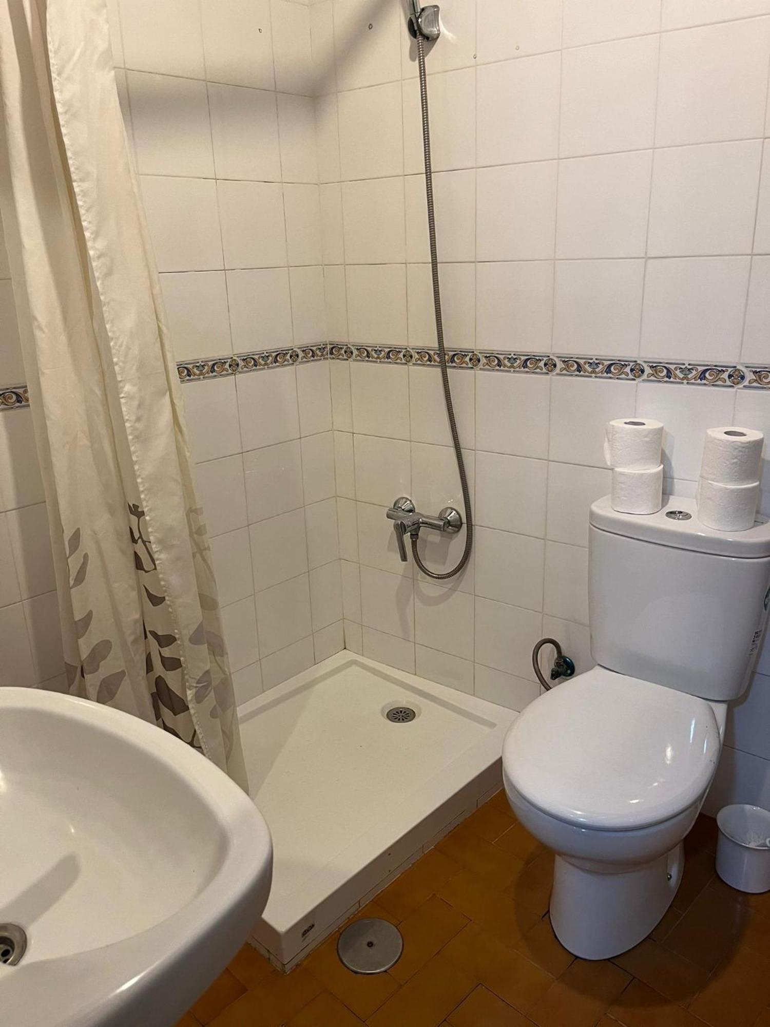 Ristbe Rooms Мадрид Екстериор снимка